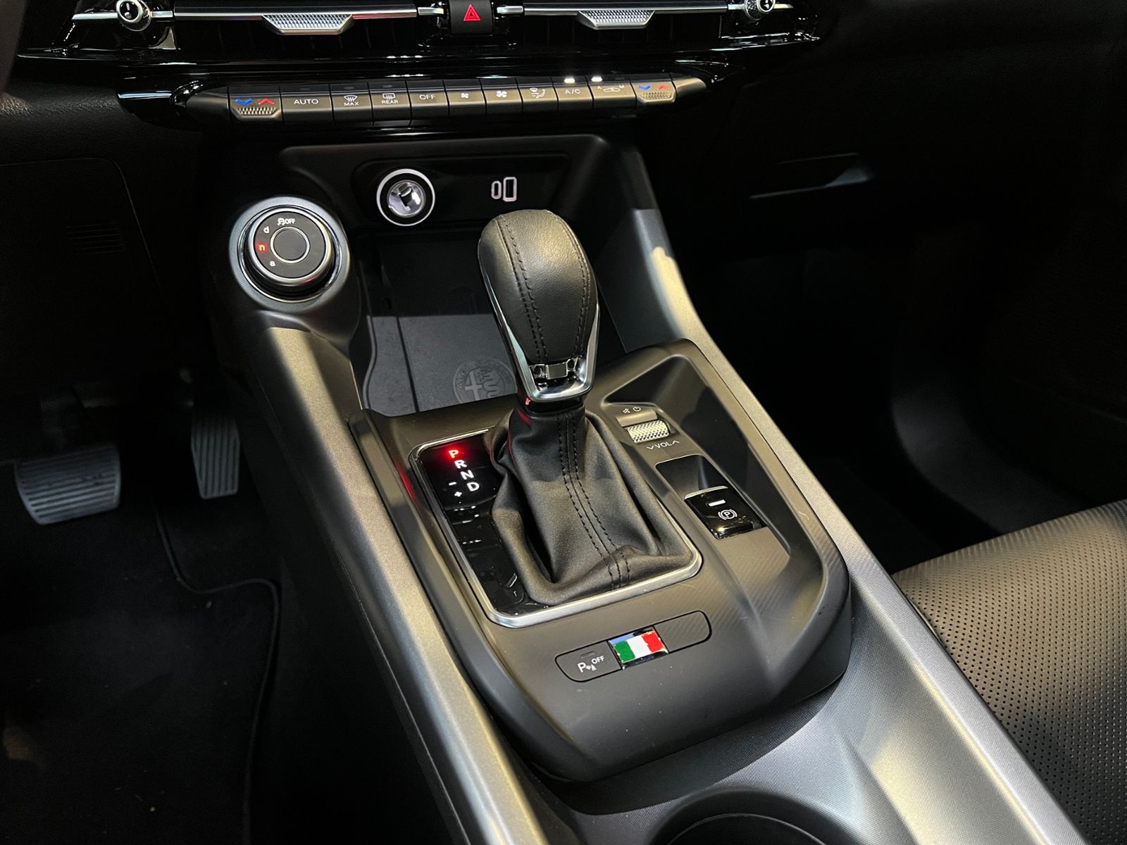 Fahrzeugabbildung Alfa Romeo Tonale Ti H&K LED NAVI ALU