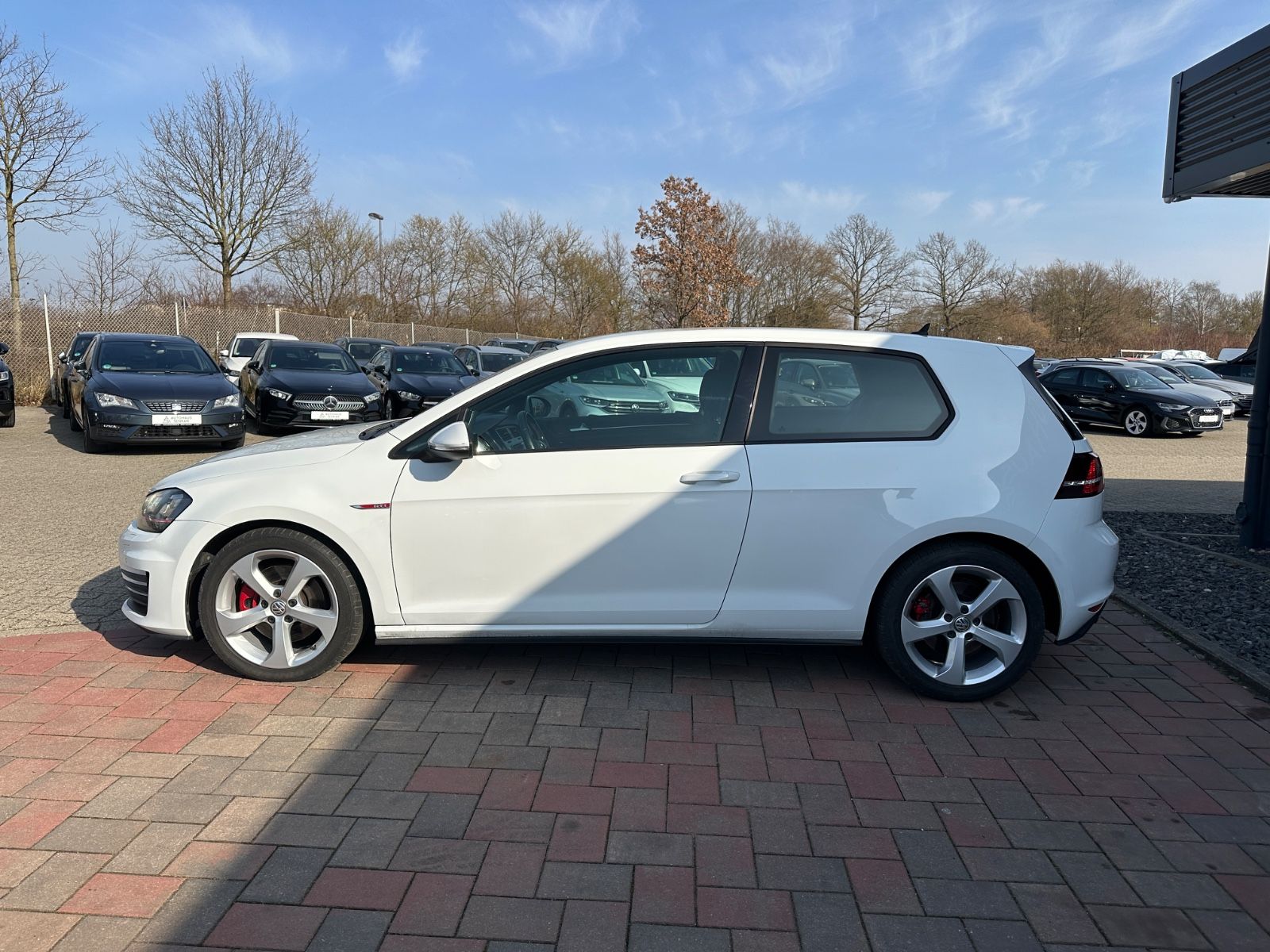 Volkswagen Golf VII 2.0 TSI DSG GTI Lim.*BI-XENON* foto 11