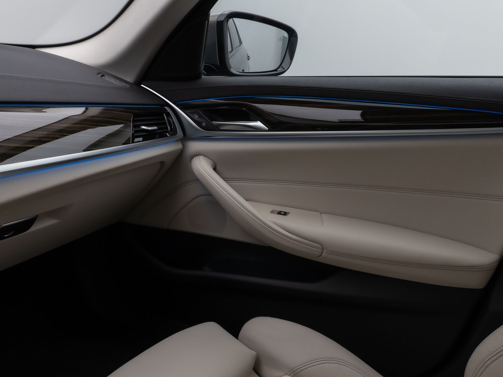 Fahrzeugabbildung BMW 530e Luxury Line Laser Kamera HUD DAB HiFi Sport