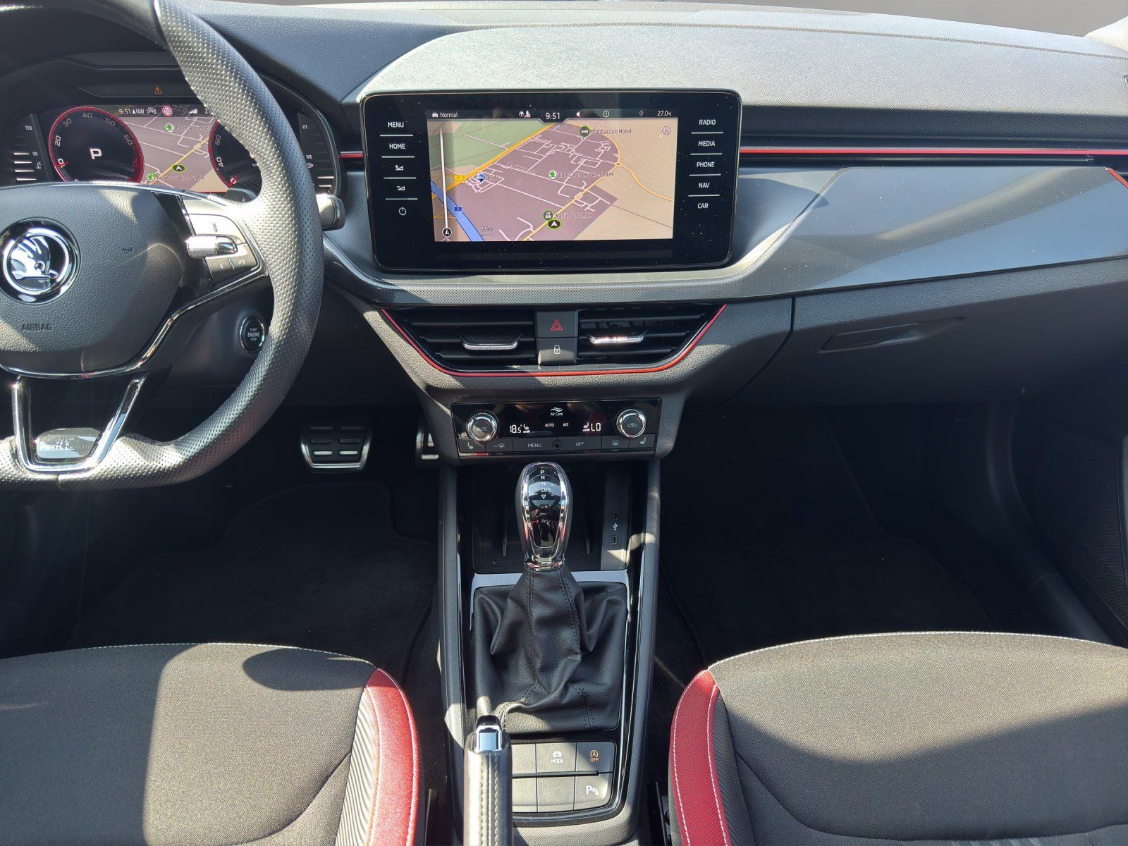 Fahrzeugabbildung SKODA Scala 1.5 TSI DSG Monte Carlo/KAMERA/PANO/VIRT./