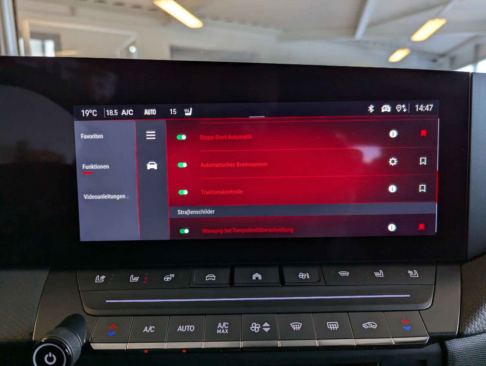 OPEL Astra 1.2 Ultimate Leder-Nappa Sitzlüft AHK Pano - Image 28