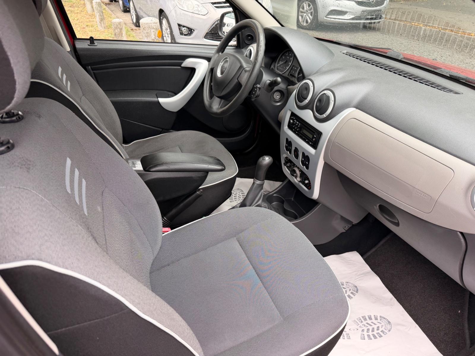 Dacia Sandero 2012 — photo 8