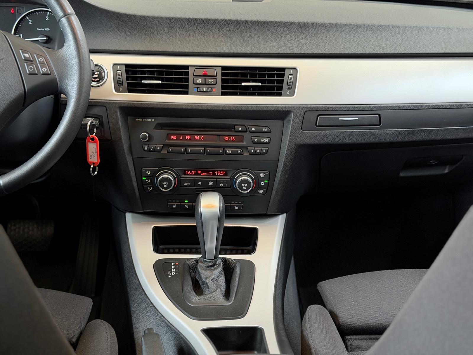 BMW 320D TOURING 2.0 177ch BVA Toit pano ouvrant Sièges chauffants sport - 1ERE MAIN
