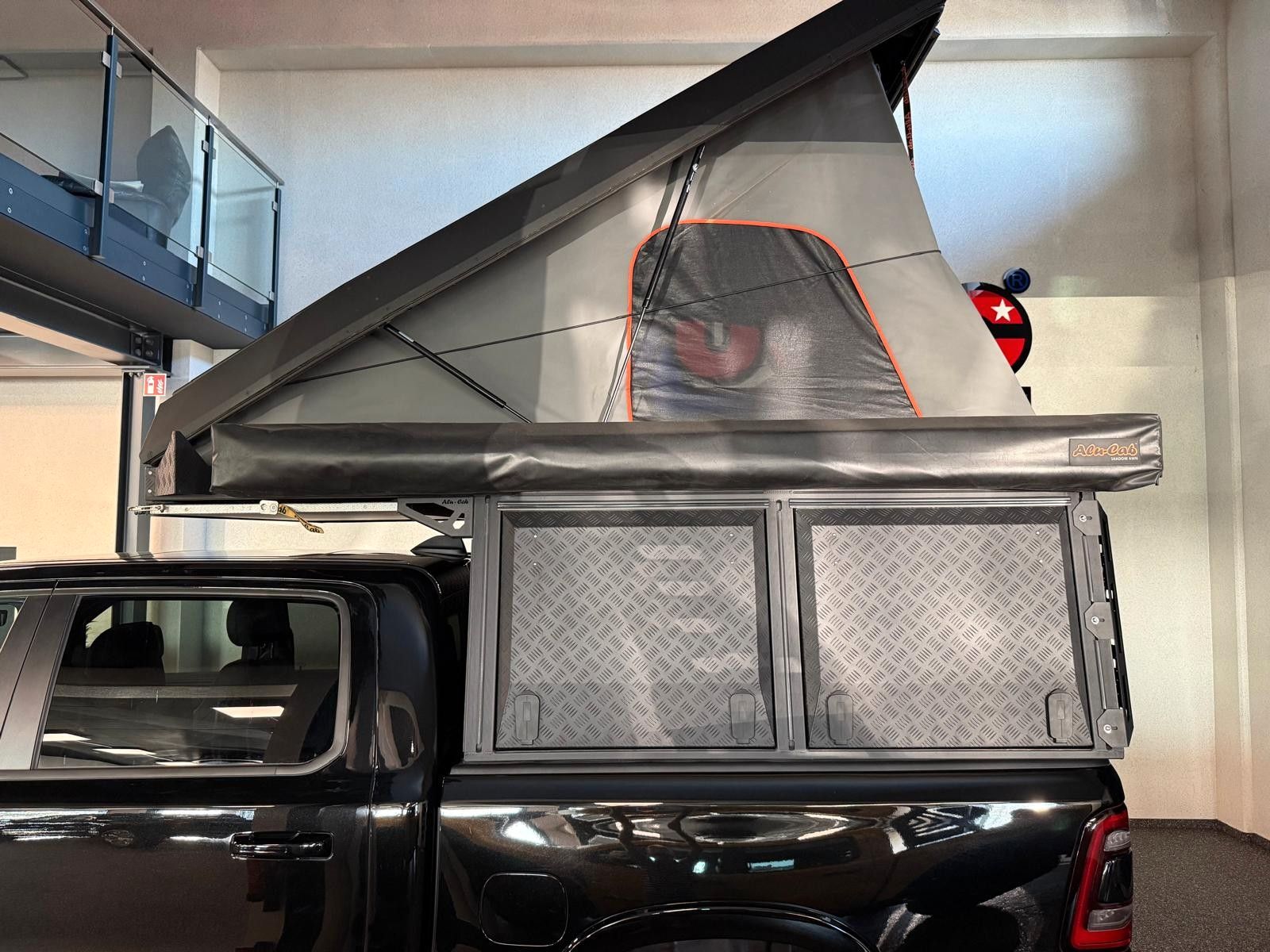 Fahrzeugabbildung Dodge LIMITED NIGHT ALU-CAB PRINS LPG AUS 1. HAND