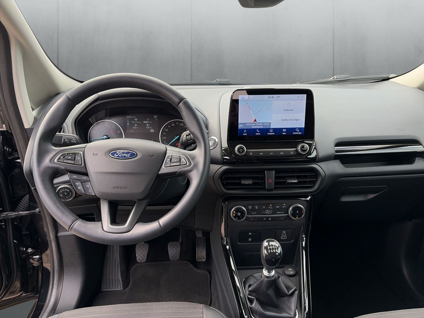 Fahrzeugabbildung Ford EcoSport Titanium, Navi, Sitzheizung, Ganzjahres