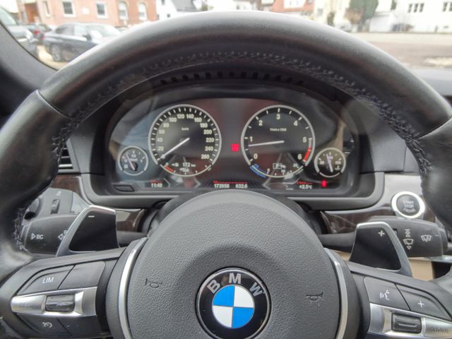 Fahrzeugabbildung BMW 530d xDrive/M-Paket/2.Hd/Leder/HUD/Pano/20Zoll/
