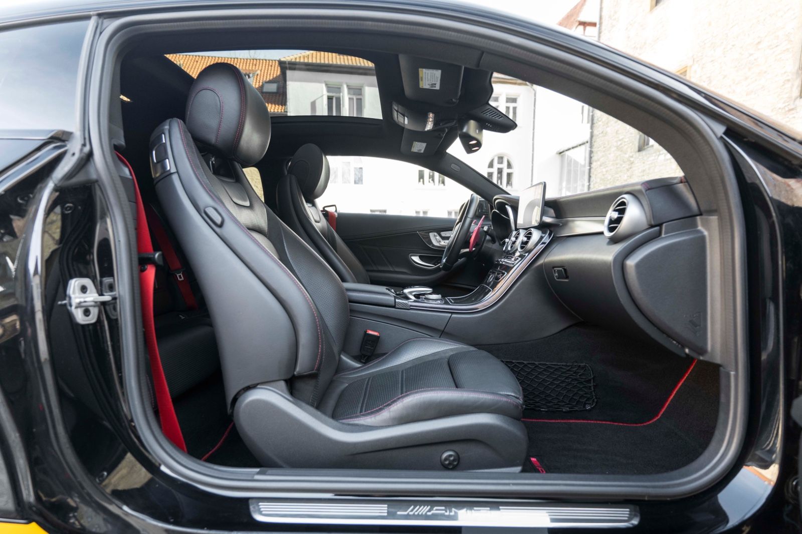 Fahrzeugabbildung Mercedes-Benz C 43 AMG C63 Optik BURMESTER CARBON KAM LED NAV