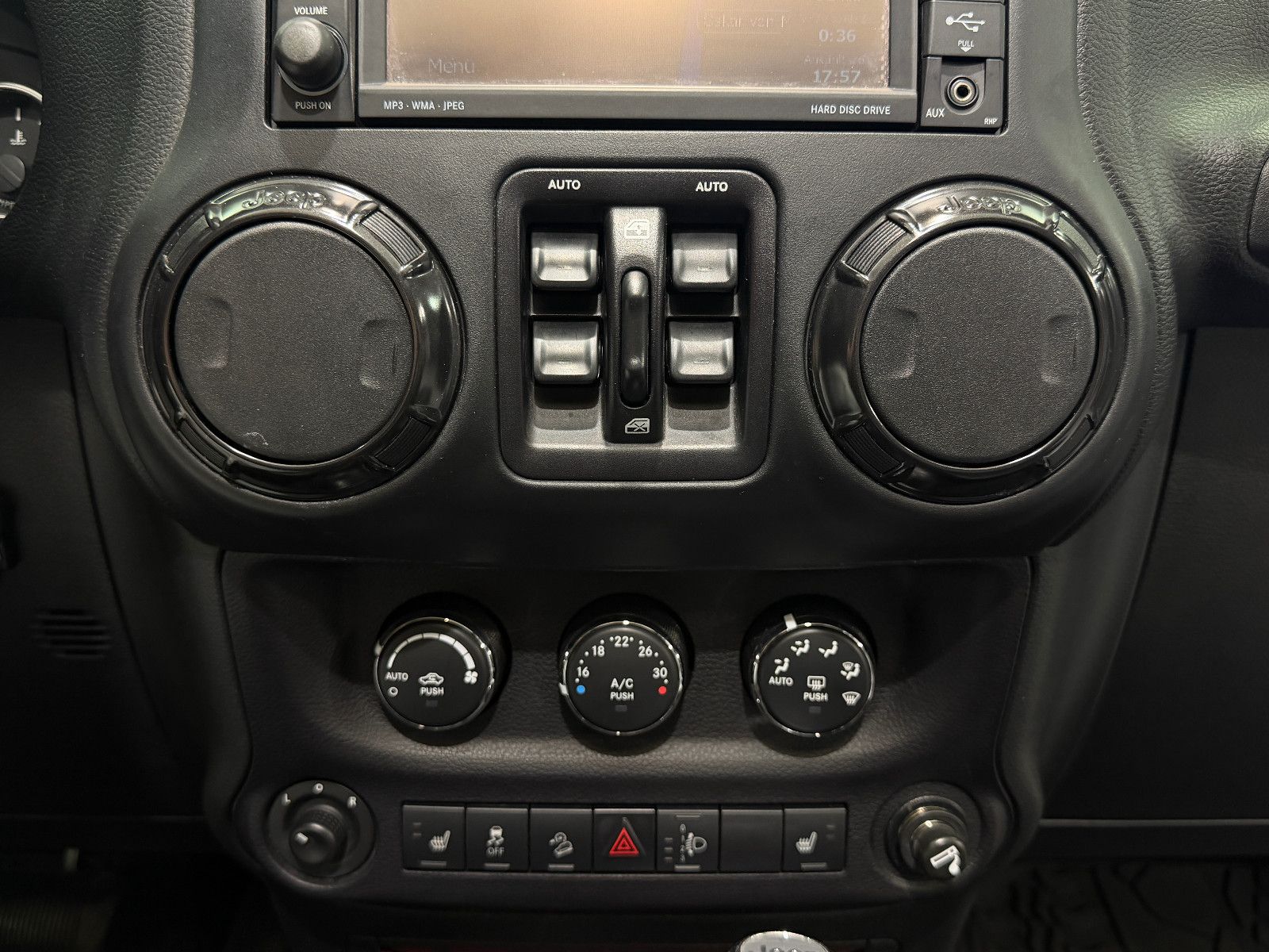 Fahrzeugabbildung Jeep Wrangler Unlimited Rubicon Recon Offroad|Alpine