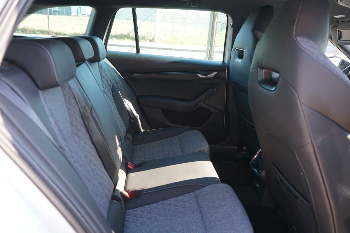 Fahrzeugabbildung SKODA Octavia Combi 2.0 TDI *Sportline Exklusive*