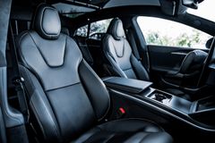 TESLA Model S PLAID - Yoke - Satin Black Matt - 1020PS