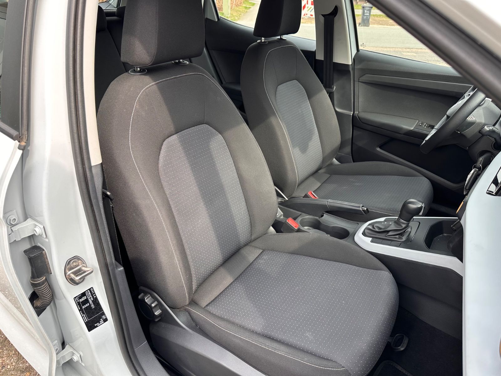 Fahrzeugabbildung SEAT Arona Style 1.0 TSI DSG LED/APP/PDC/GRA