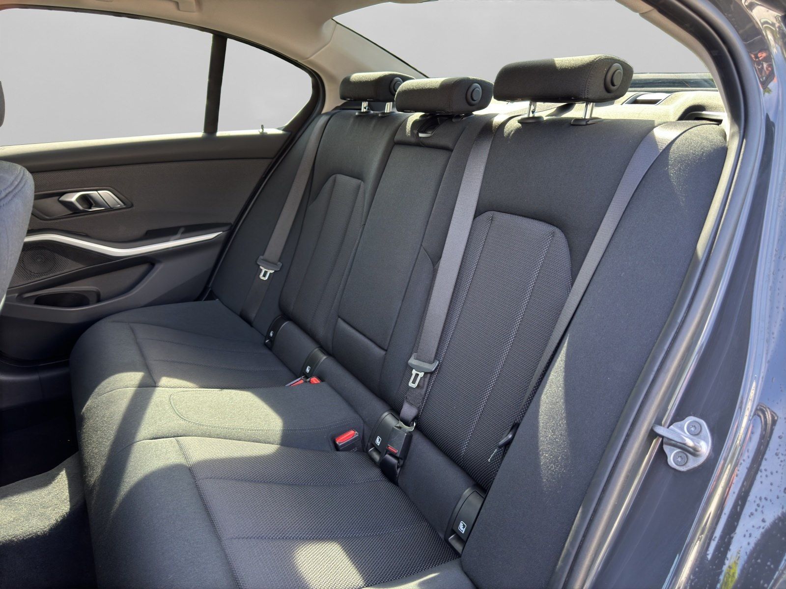 BMW 318d Limo. Dravitgrau LED RFK Tempom. Parkassist foto 8