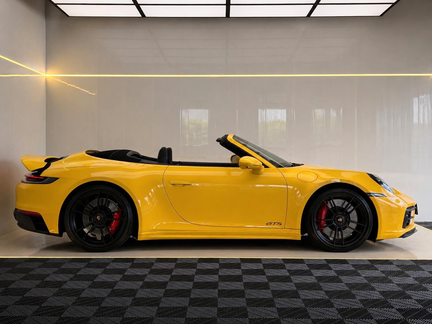 Porsche 992 GTS 4 CABRIO LIFT/BURMESTER/360/CHRONO/SPORT
