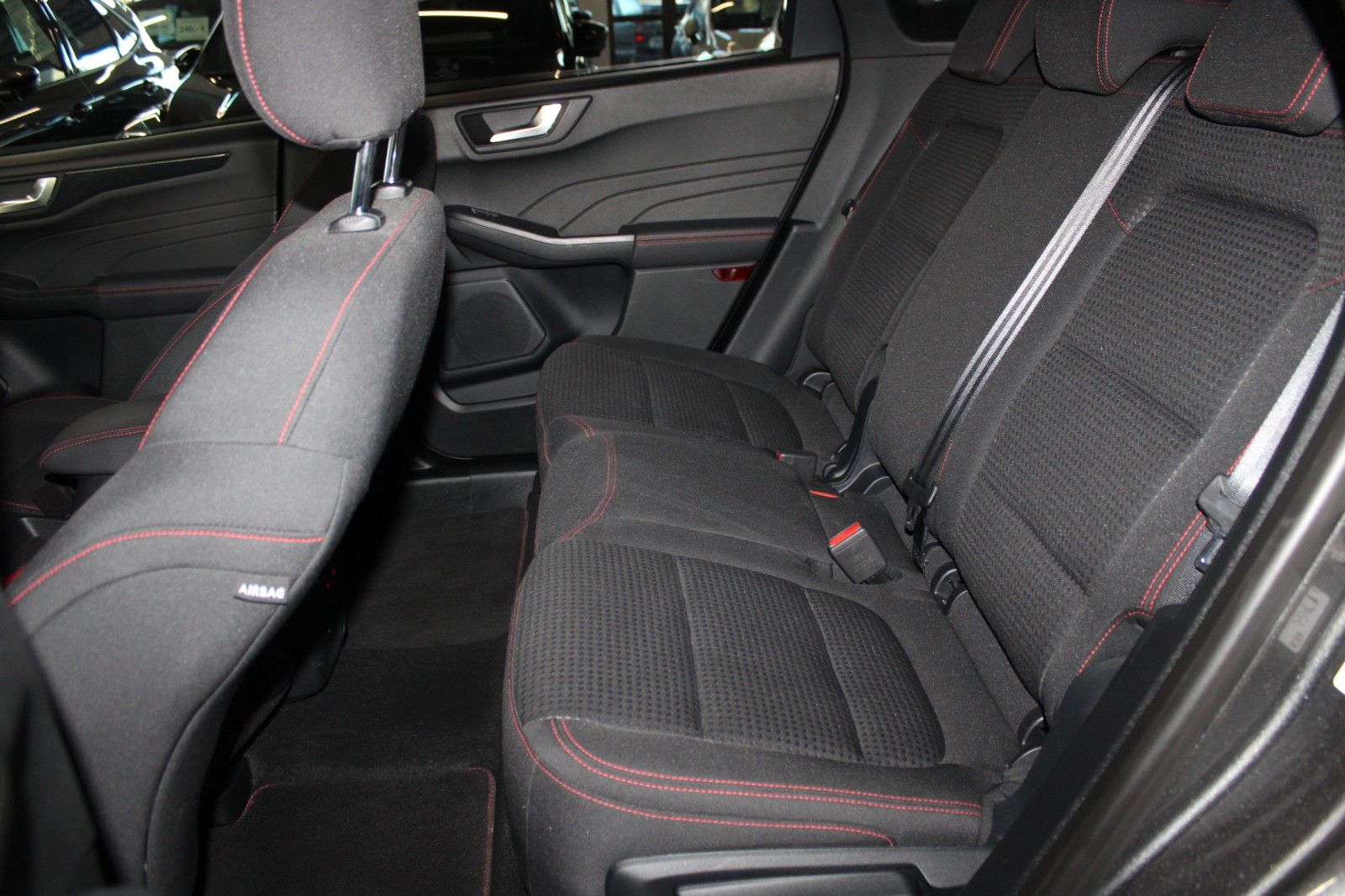 Fahrzeugabbildung Ford Kuga 2.5 PHEV ST-Line Aut. NAVI CAM WinterPaket