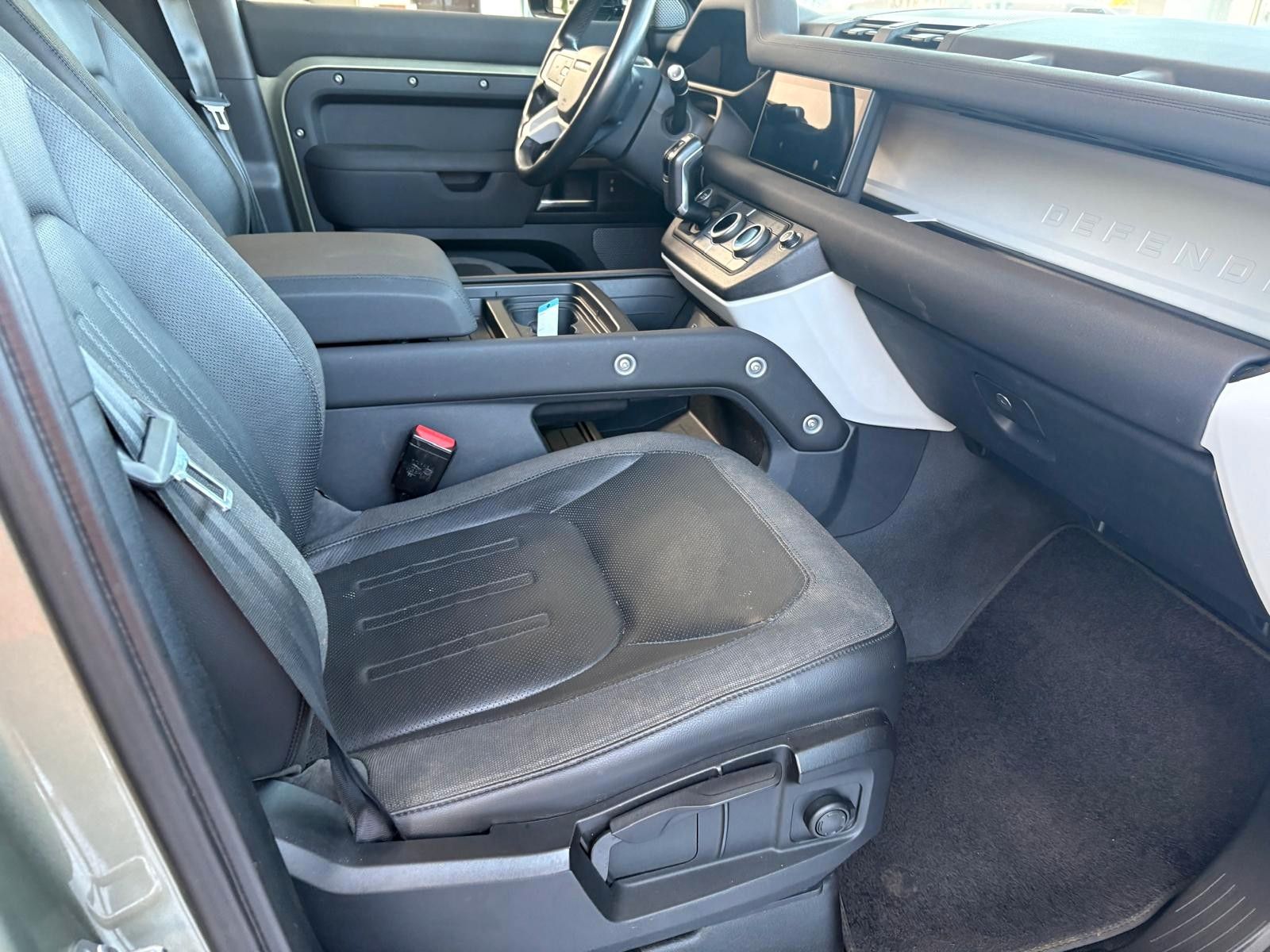 Fahrzeugabbildung Land Rover Defender 110 S