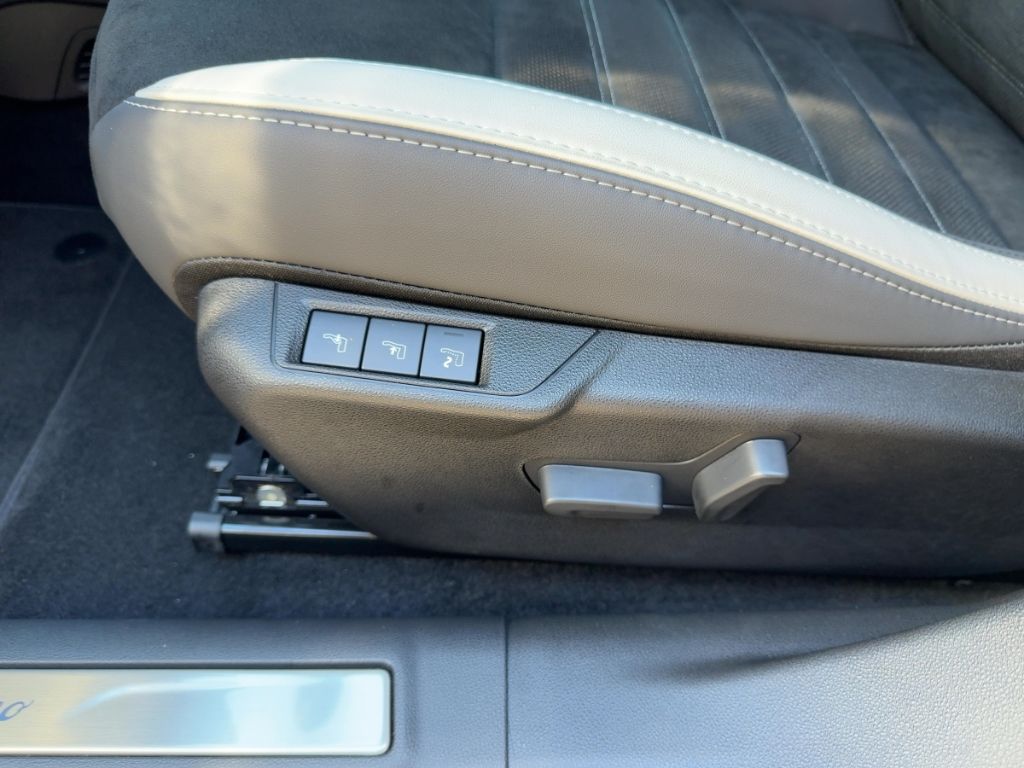 Fahrzeugabbildung Alfa Romeo Junior Elettrica Sport Speciale WÄRMEP. MATRIX N