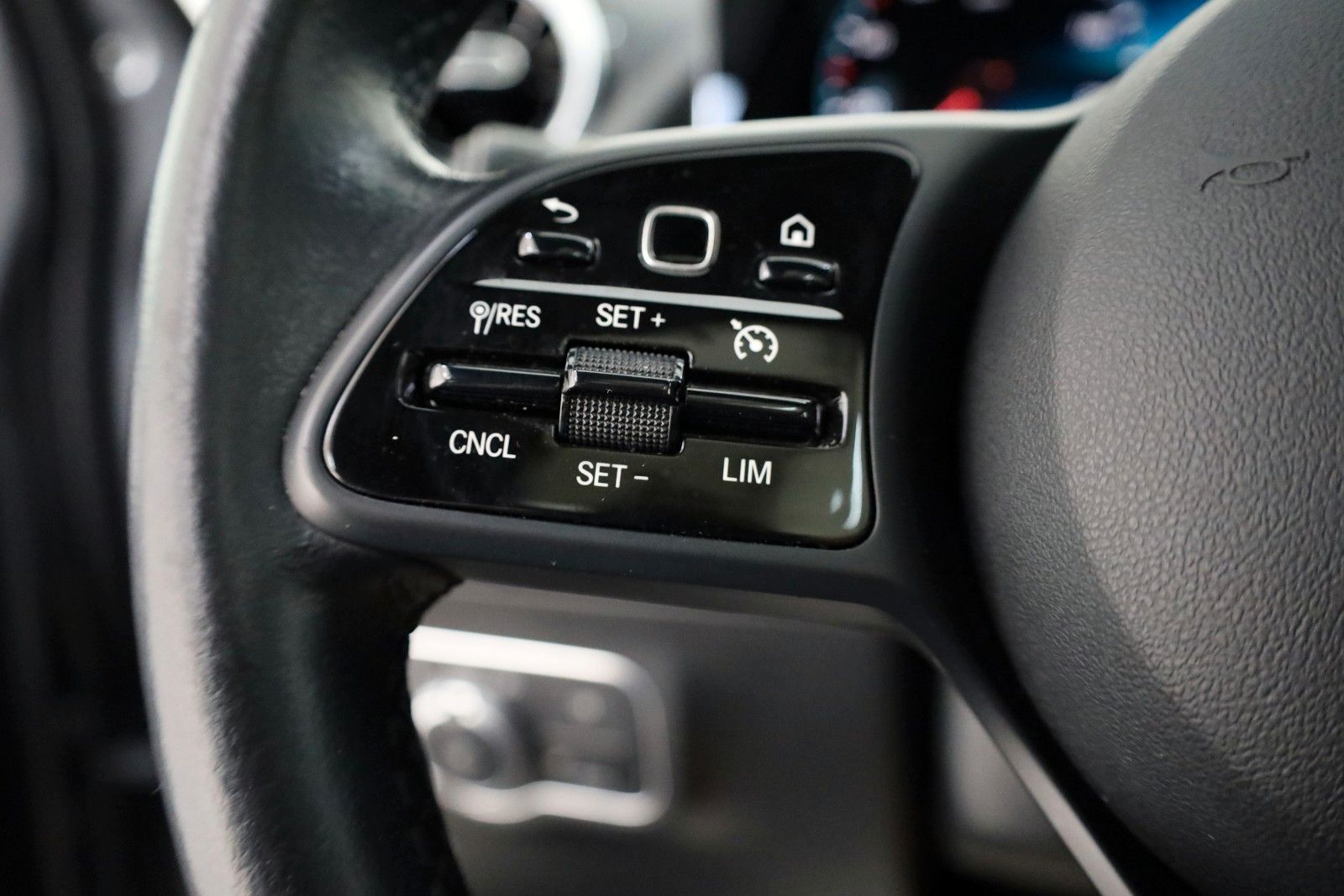 Fahrzeugabbildung Mercedes-Benz GLA 250 e, Style,T.Leder,Navi,LED,SH,Kamera,Pano