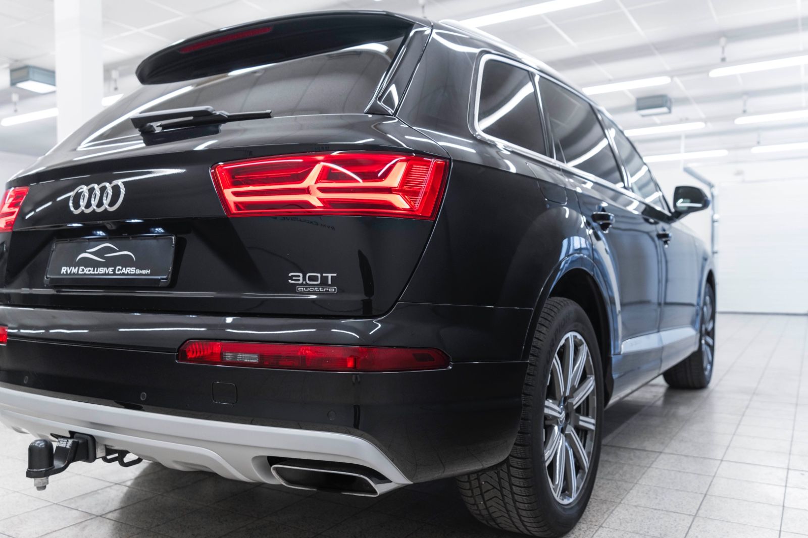 Fahrzeugabbildung Audi Q7 3.0 TFSI Quattro LED 360° AHK NAV 7SITZER