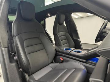 2021 Porsche TAYCAN — миниатюра 19