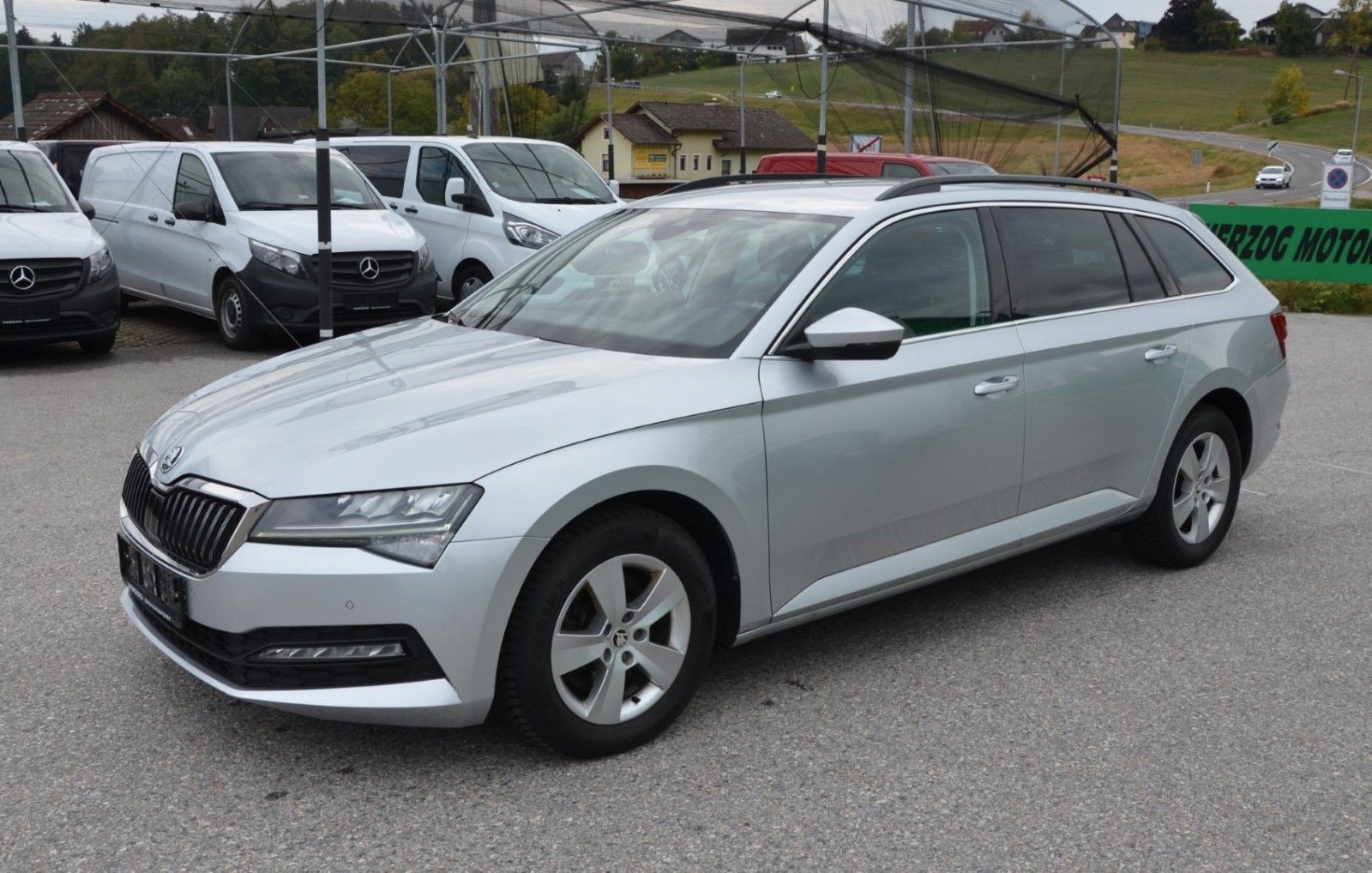 Skoda Superb Kombi 2,0 TDI DSG LED VIRTUAL EXP:16.200 imagem 2