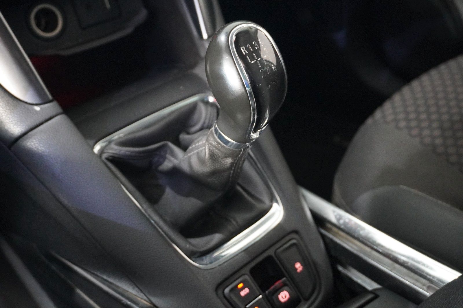 Fahrzeugabbildung Opel Zafira C Tourer 1.6 INNOVATION NAVI/BI-XENON/AHK