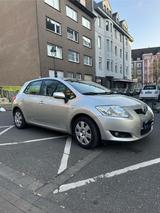 Toyota Auris mit neuem TÜV - Toyota Auris in Düsseldorf