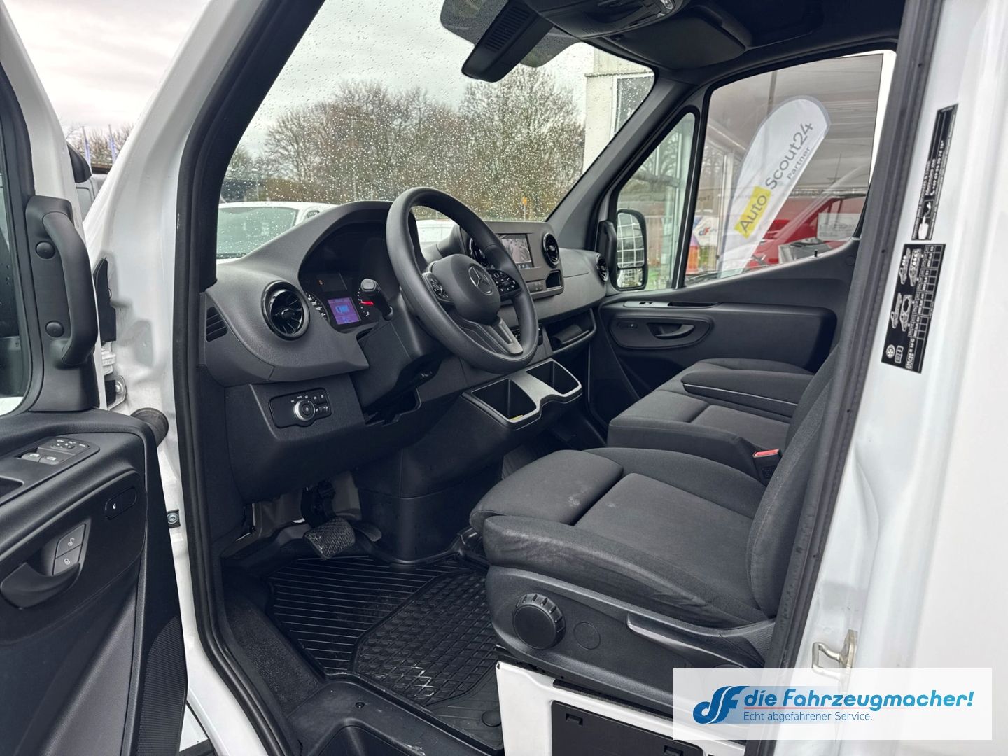 Fahrzeugabbildung Mercedes-Benz Sprinter III Kasten RWD AWD 317  CDI L2  Navi 36