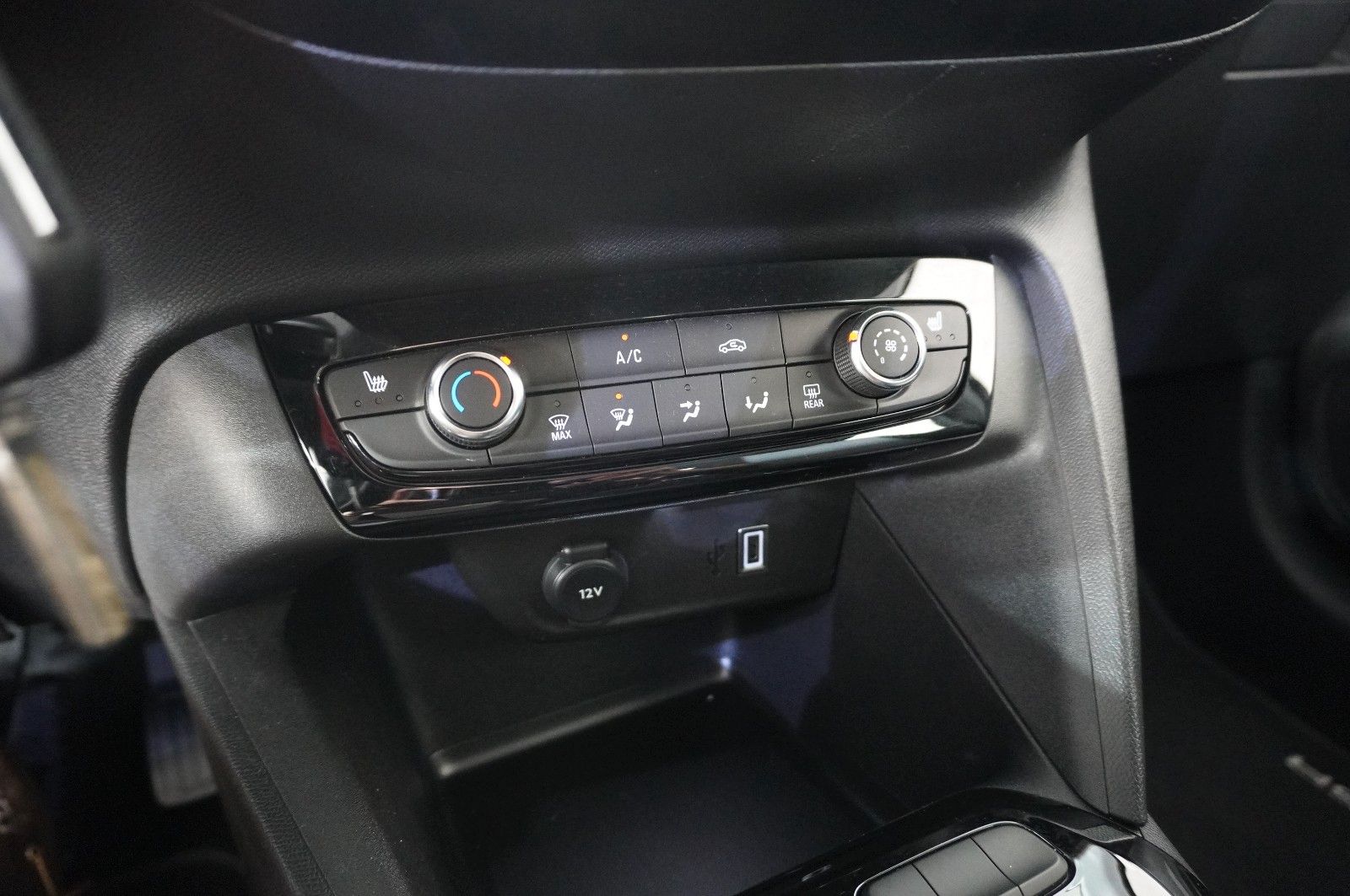 Fahrzeugabbildung Opel Corsa 1.2 MIRROR-LINK/SHZ/PDC/KAMERA/ALU16/LHZ