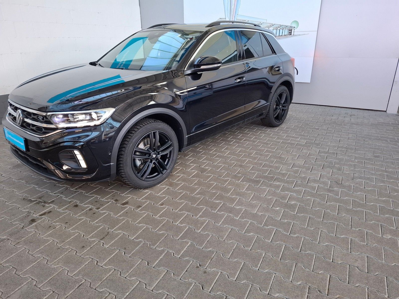 Fahrzeugabbildung Volkswagen T-Roc R-Line 2,0 TSI DSG 4Motion + Pano + Kamera