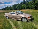 BMW 323i Cabrio - BMW 323 aus 2000: 323i