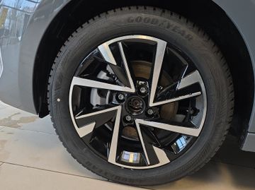 Fotografie 14 des Opel Corsa Hybrid GS Allwetter SHZ