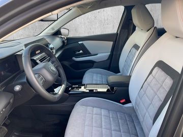 Citroën C4 MAX PURETECH 130 EAT8 Kam.+KeyLess+LED+Navi