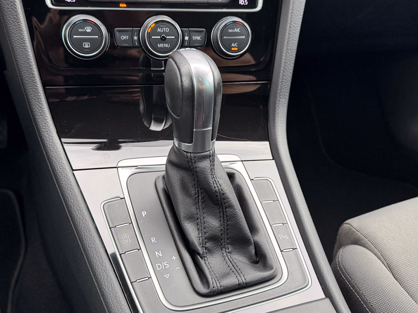 Volkswagen Golf Var. Highline*DSG*ErgoActive*LED*Navi*ACC*