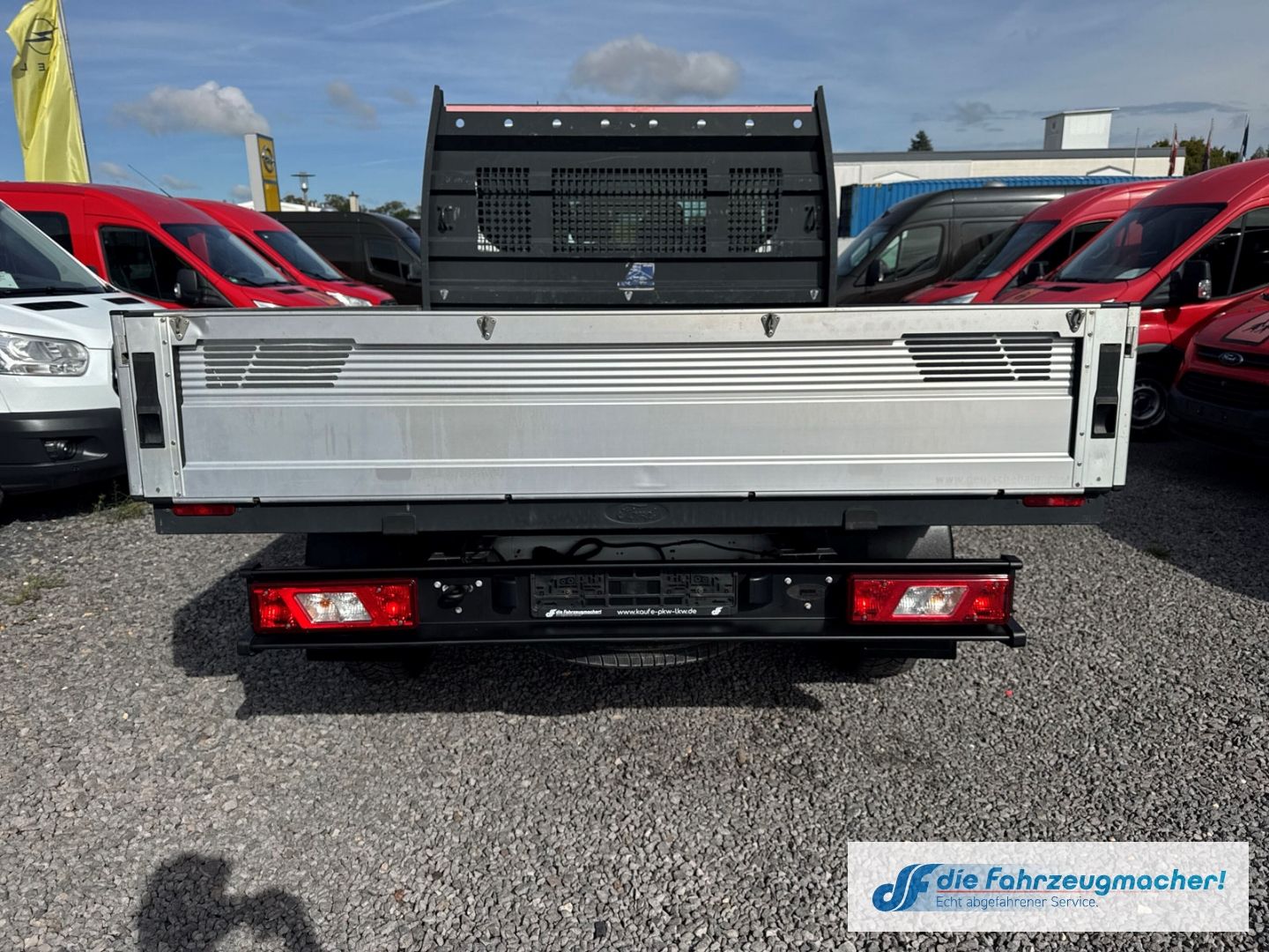 Fahrzeugabbildung Ford Transit Pritsche 350 L3 Doppelkabine Trend 2.0 T