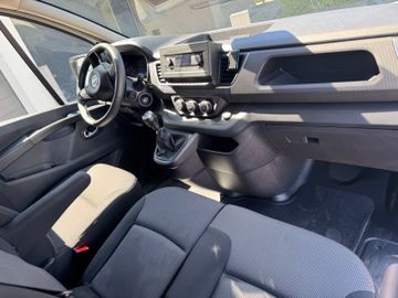 Renault Trafic - 12