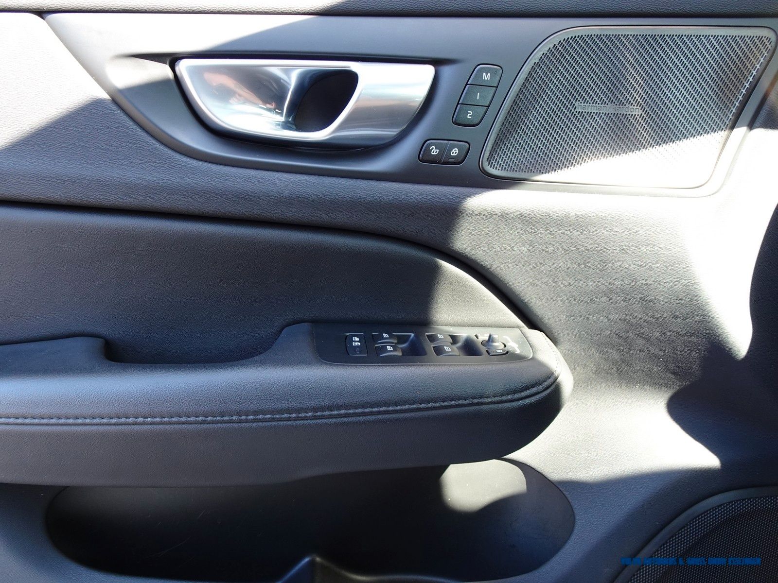 Volvo V60 T8 AWD Recharge Ultimate Dark foto 8