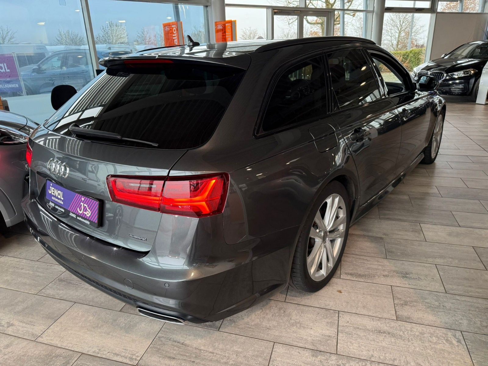 Fahrzeugabbildung Audi A6 Avant 2.0 TDI quattro S-LINE/NAVI/SPORT/Nappa
