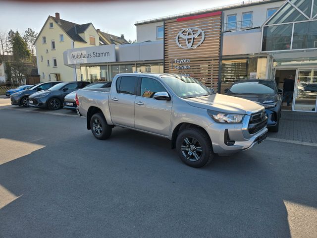 Toyota Hilux 2.4l Double Cab Comfort 4×4 Navi PDC Sitzh