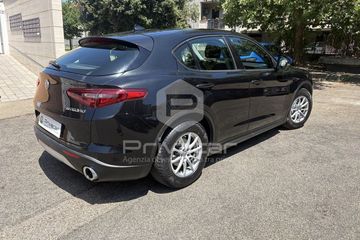 Alfa-Romeo Stelvio - 5