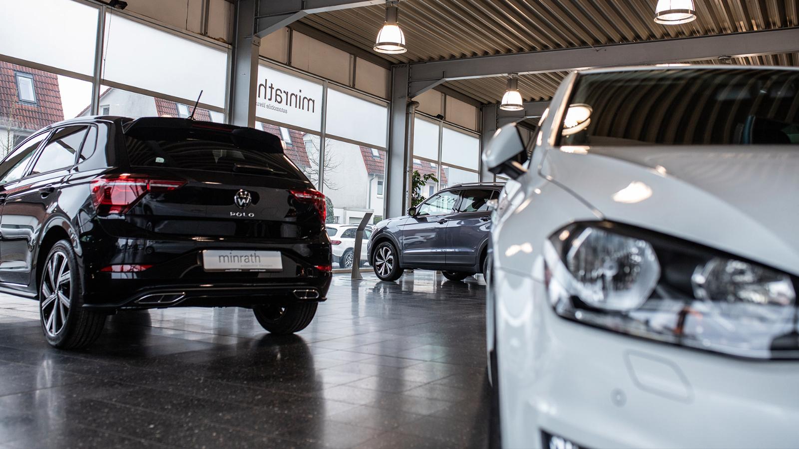showroom-image-top