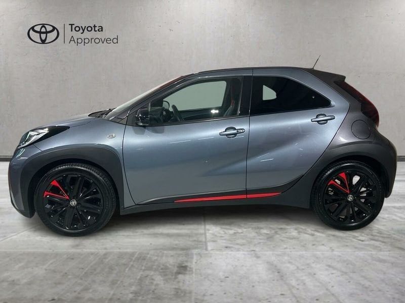 Toyota Aygo X 1.0B (72 CV) Undercover imagem 3