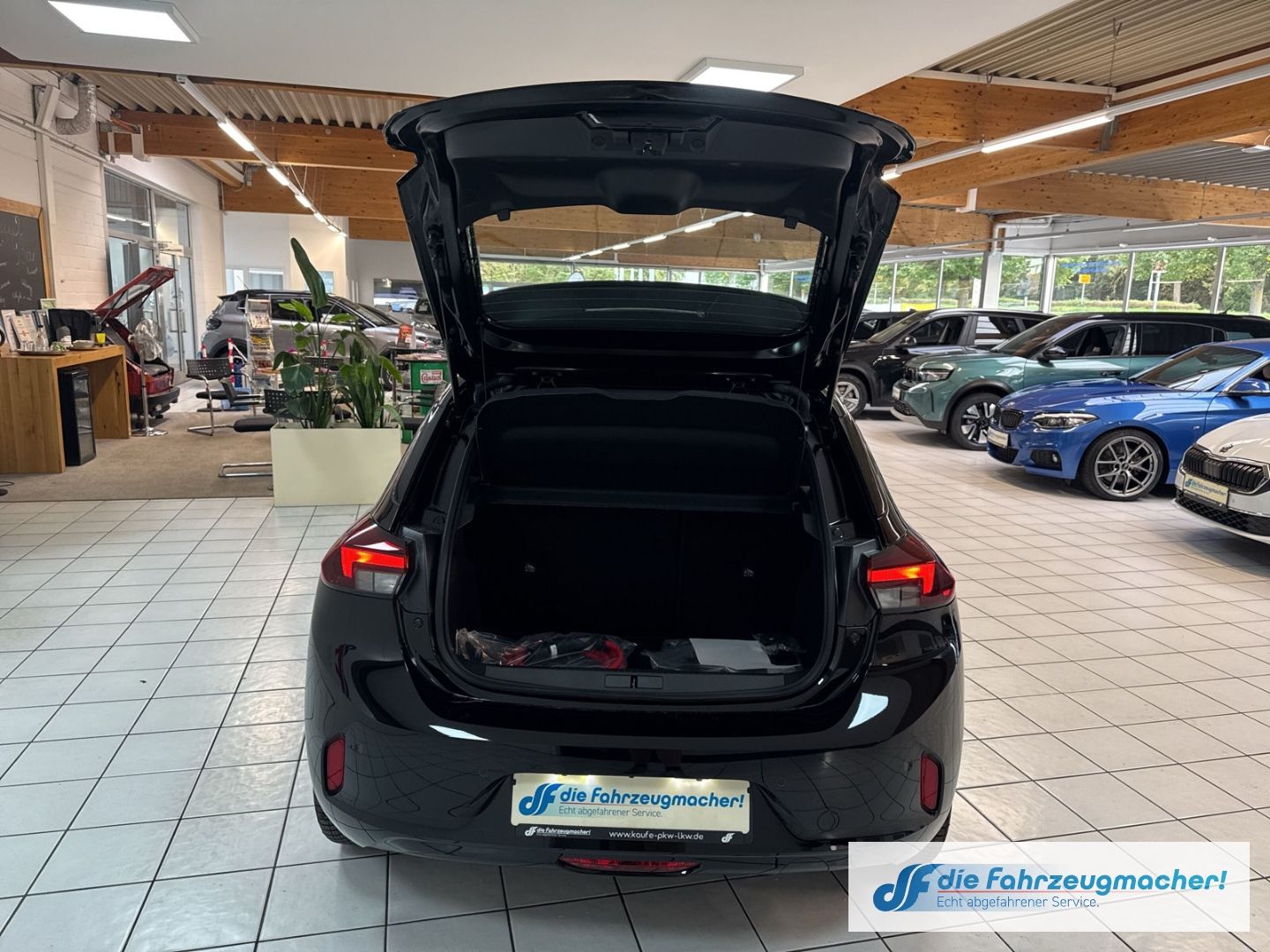 Fahrzeugabbildung Opel Corsa-e *Alu, Wärmepumpe, SHZ*Edition Apple CarP