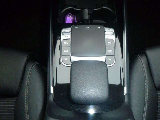 Fahrzeugabbildung Mercedes-Benz B 180 >AUT/AHK/NAV/KAM/PDC/LED<