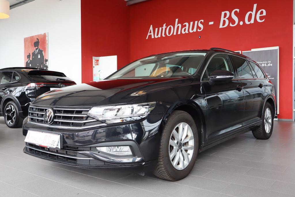 Volkswagen Passat Var 15 TSI DSGPDCNaviLEDACC1Hand 2024