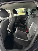 Volkswagen Polo 1.0 44kW LIFE LED Carplay TOP! - VW Polo von privat
