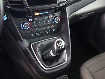 Ford Tourneo Connect 1.5 PANO XENON NAV KAM ACC 1HAND