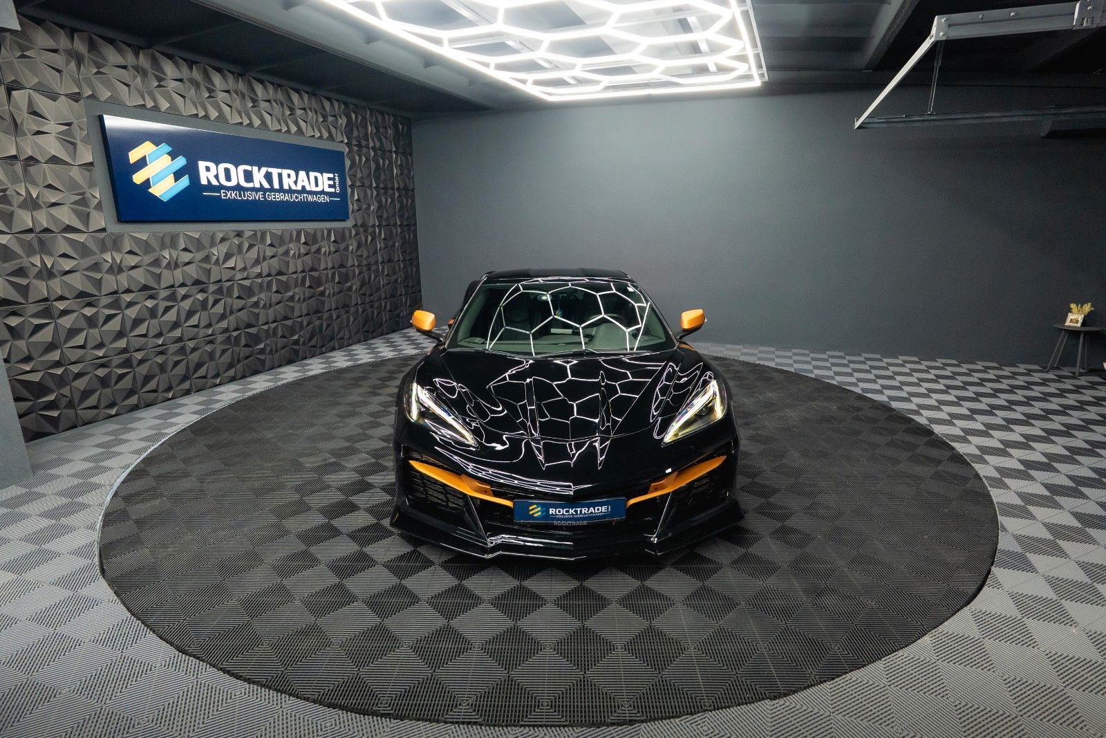 Fahrzeugabbildung Corvette C8 Stingray 1LT Targa Z51 Performance 19% VAT
