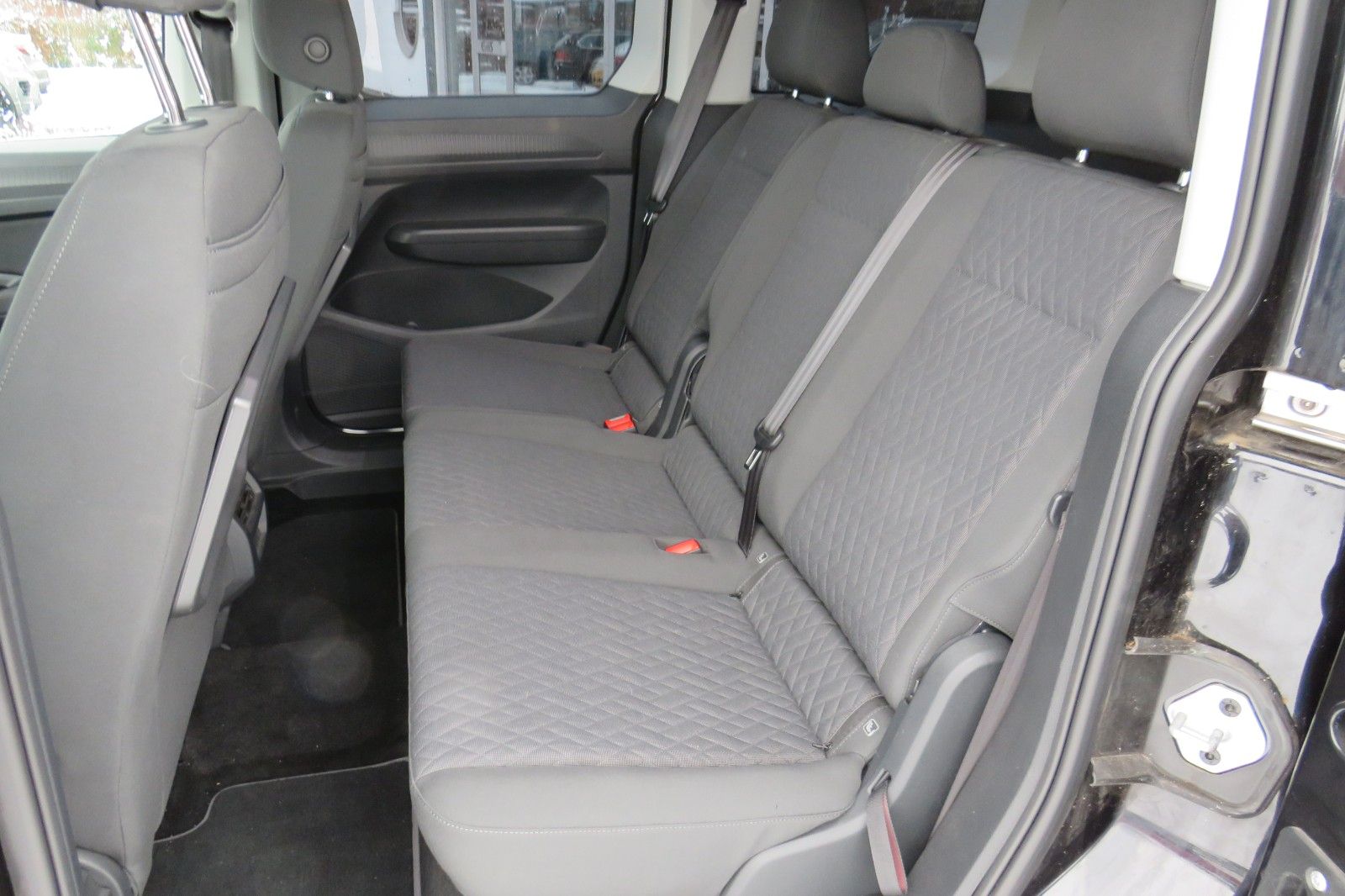 Fahrzeugabbildung Volkswagen Caddy Life DSG NAVI PDC SITZHEIZUNG 1.HD