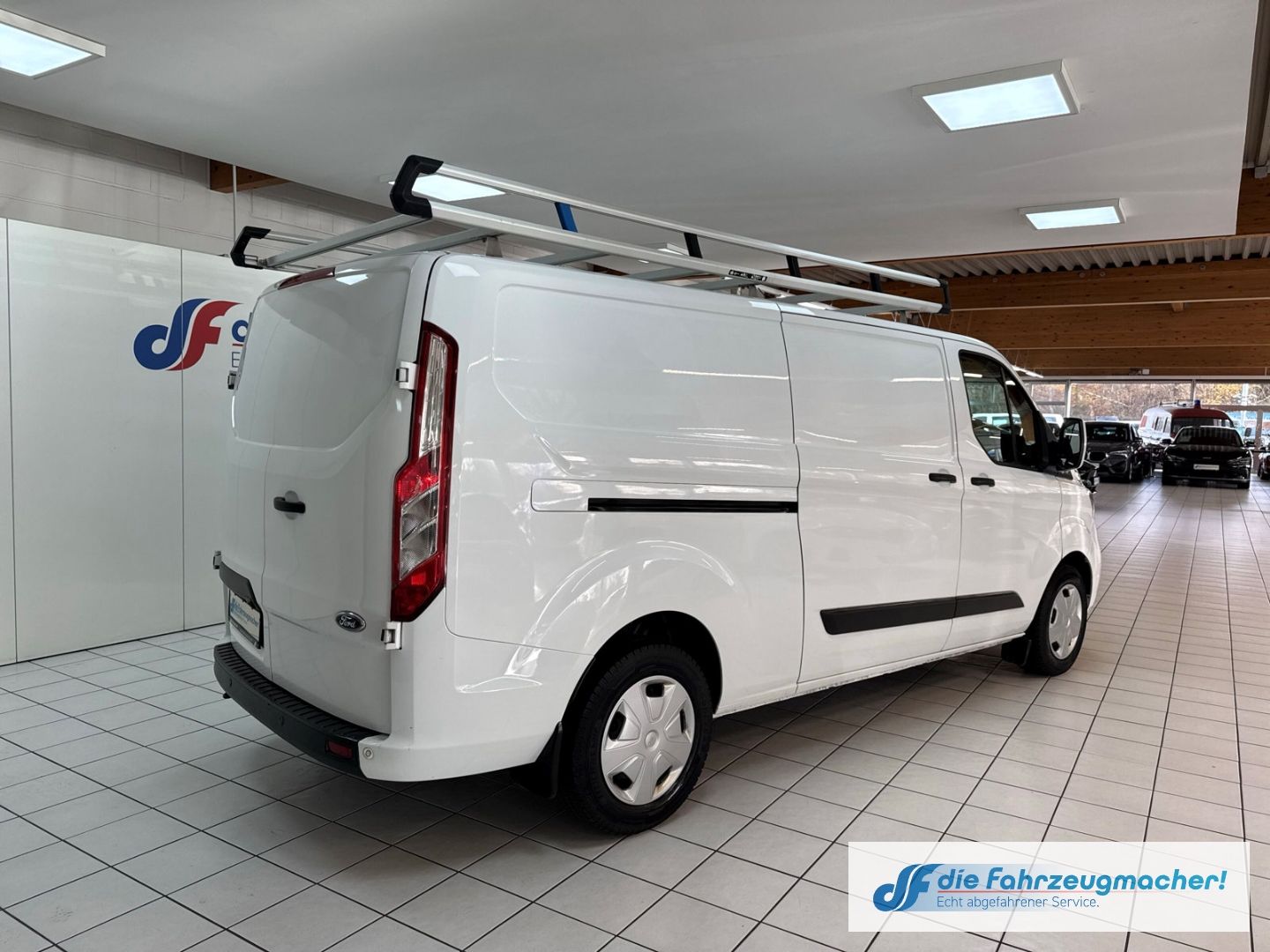Fahrzeugabbildung Ford Transit Custom Werkstatt 340 L2 Trend Navi Apple