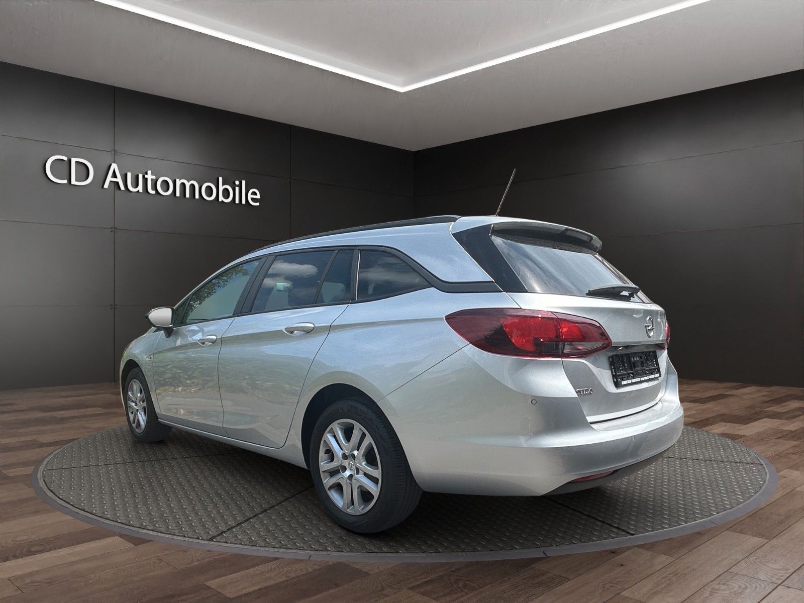 Fahrzeugabbildung Opel Astra K Sports Tourer Aut./Kamara/ Start/Stop